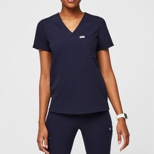 (NWT) Figs Catarina One Pocket Top